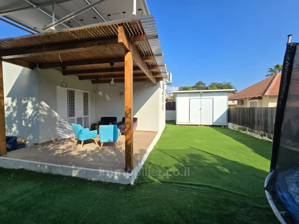 Hermosa casa tipo cottage en venta en Gan Yavne