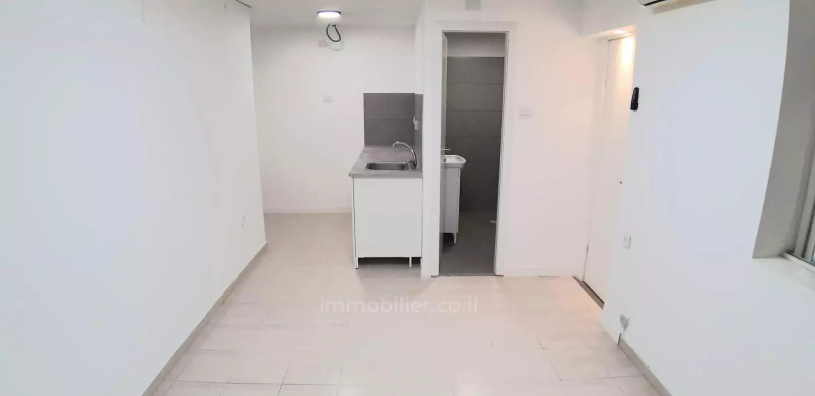 Não perca!,agradável,com terraço,bem equipado,Boa oportunidade,Em uma rua tranquila,Lugar quieto,Reformado,espaçoso