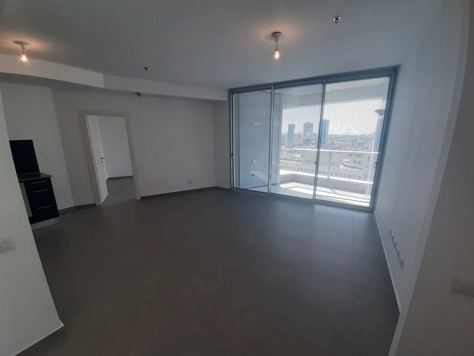 À ne pas manquer ! Grand 3 pièces à louer, proche de toutes commodités, Sarona, Tel Aviv