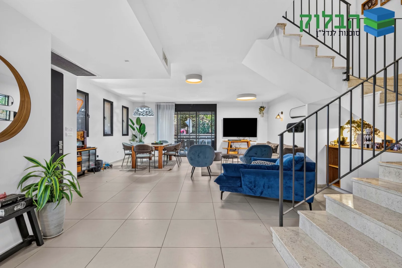 À venda – Imóvel de luxo e raro em Rishon LeZion! ? Shikun HaMizrach – Rua Marbad HaKsamim