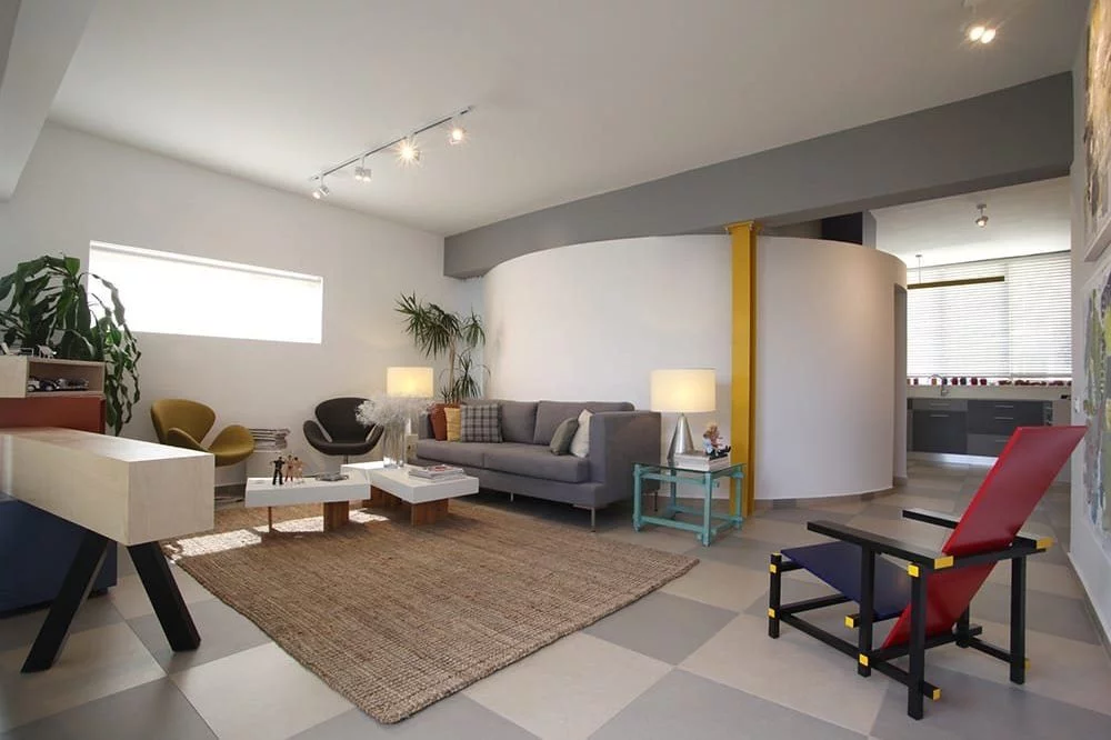 Apartamento de 3 divisões projetado por um arquiteto, último andar, rua Alexander Yanai