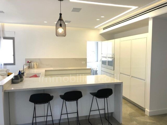 Apartamento 4 cômodos Jerusalém Rehavia 1-IBL-2639