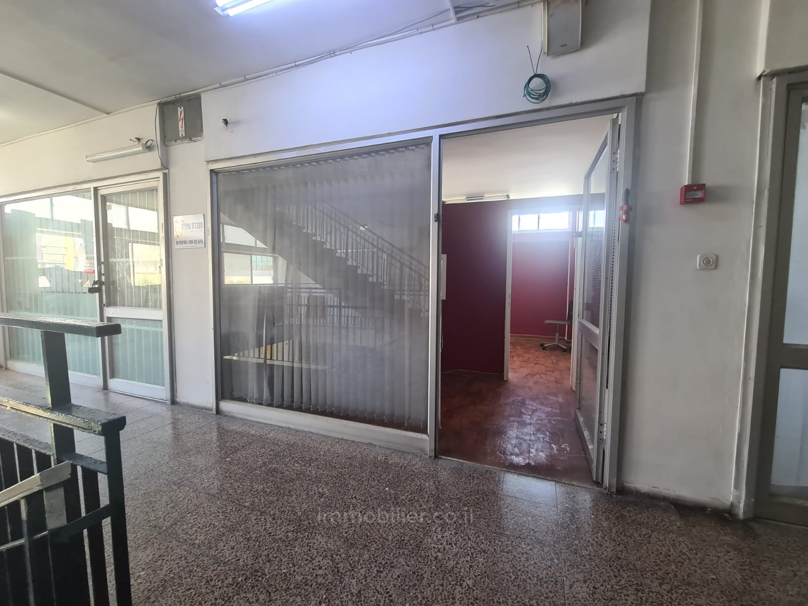 Escritórios 1 cômodos Netanya Centro da cidade 1-IBL-2843