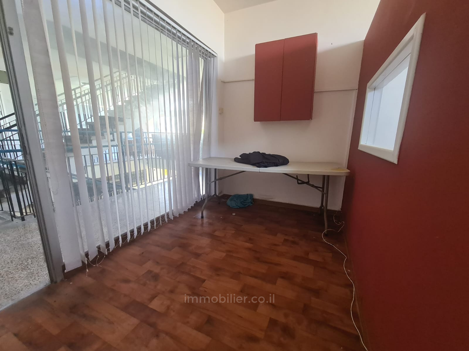 Escritórios 1 cômodos Netanya Centro da cidade 1-IBL-2843