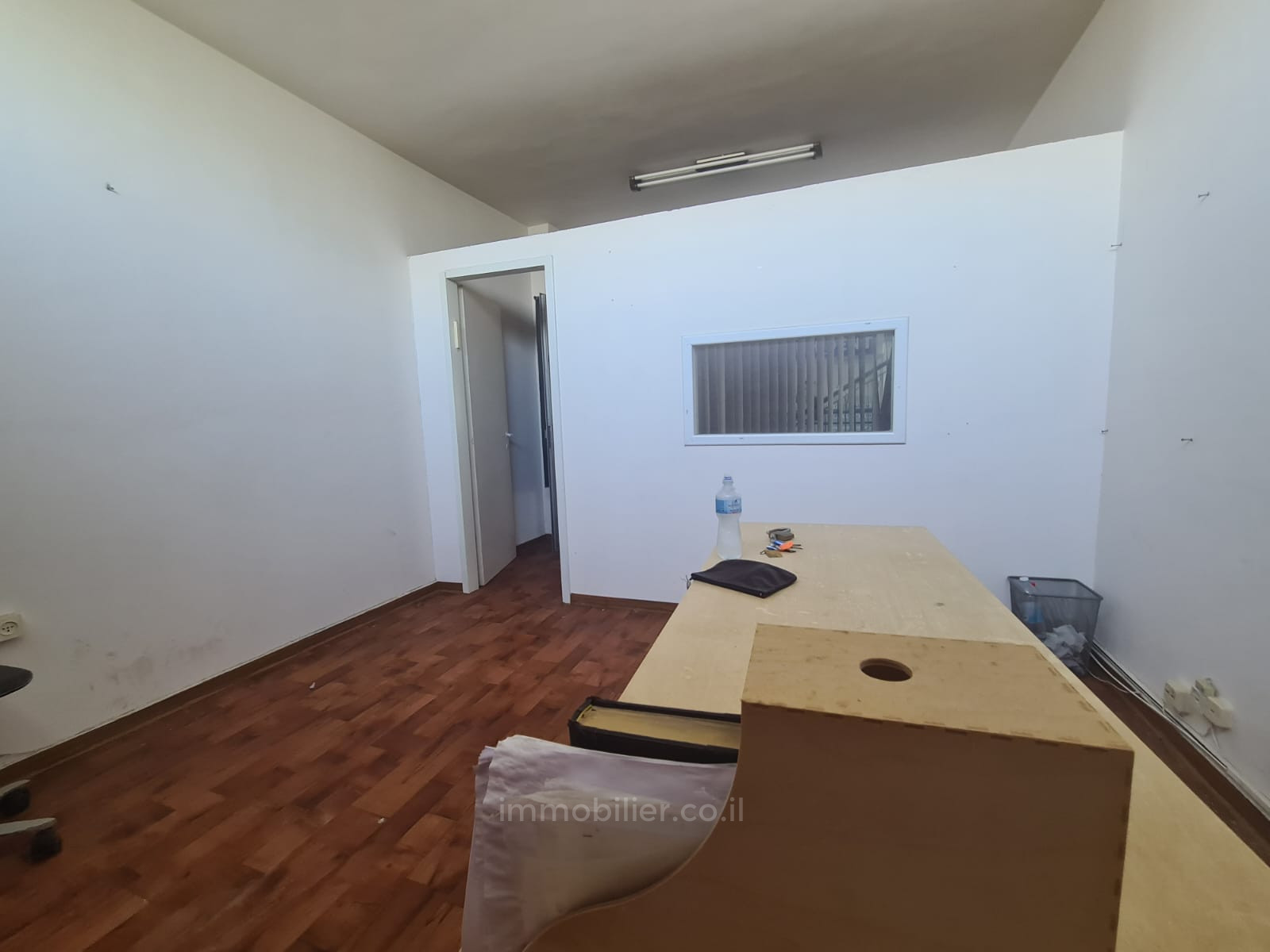 Escritórios 1 cômodos Netanya Centro da cidade 1-IBL-2843