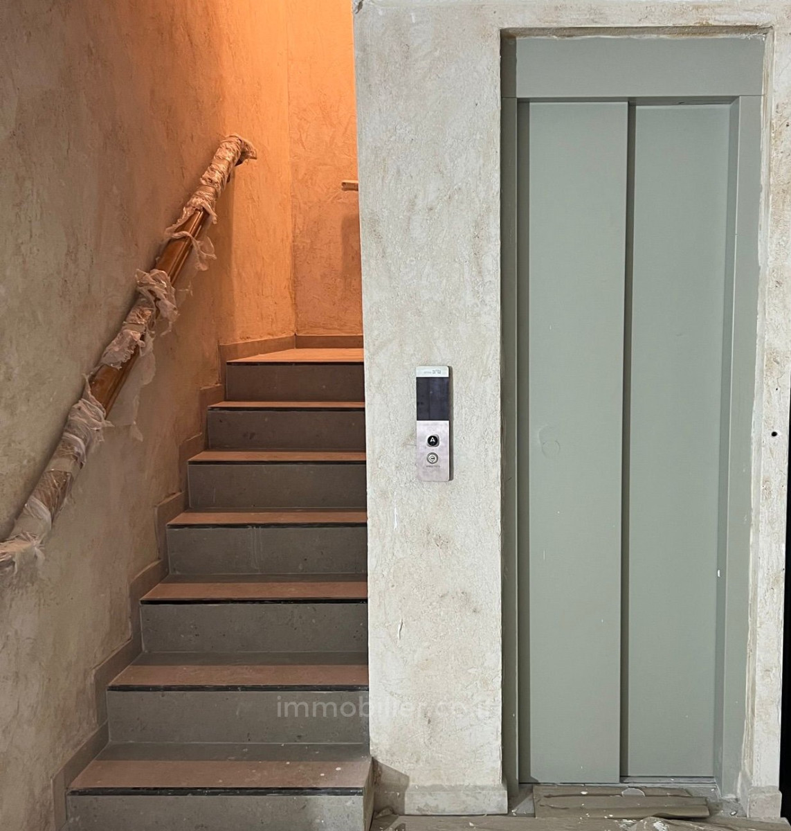 Apartamento 4 cômodos Jerusalém Moshava Germanit 1-IBL-2853