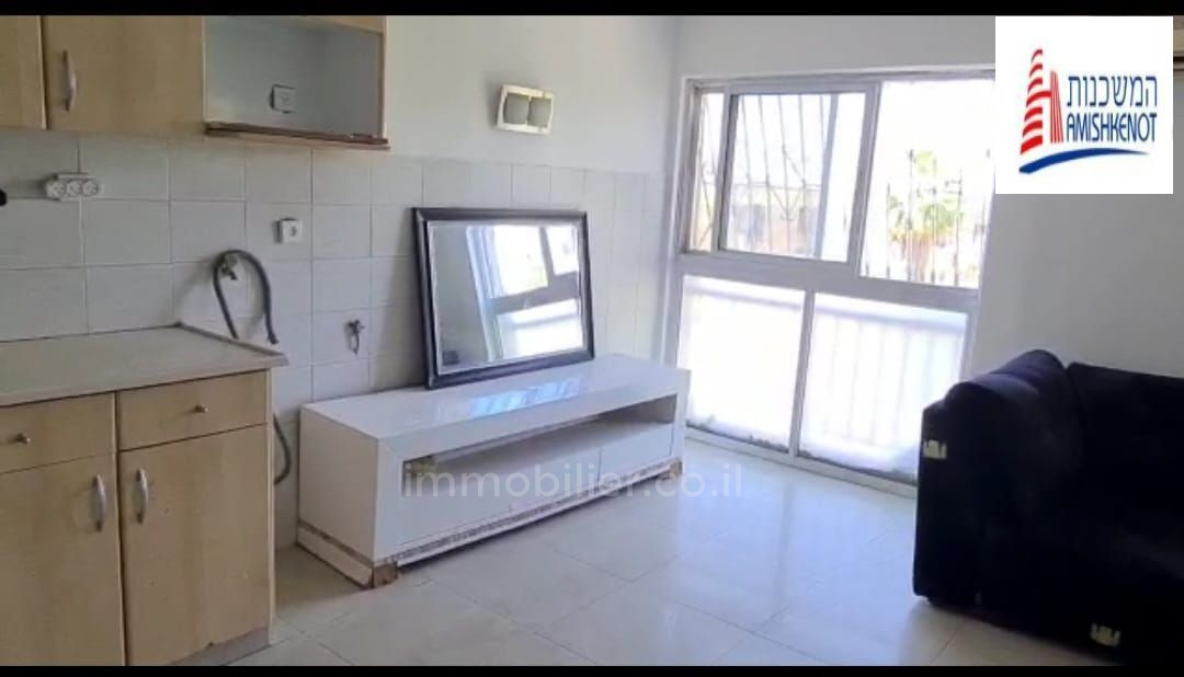 Apartamento 3 cômodos Jerusalém Talpiot 1-IBL-2873