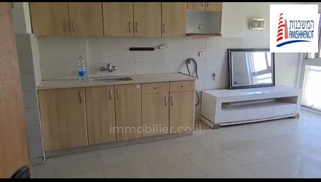 Apartamento 3 cômodos Jerusalém Talpiot 1-IBL-2873
