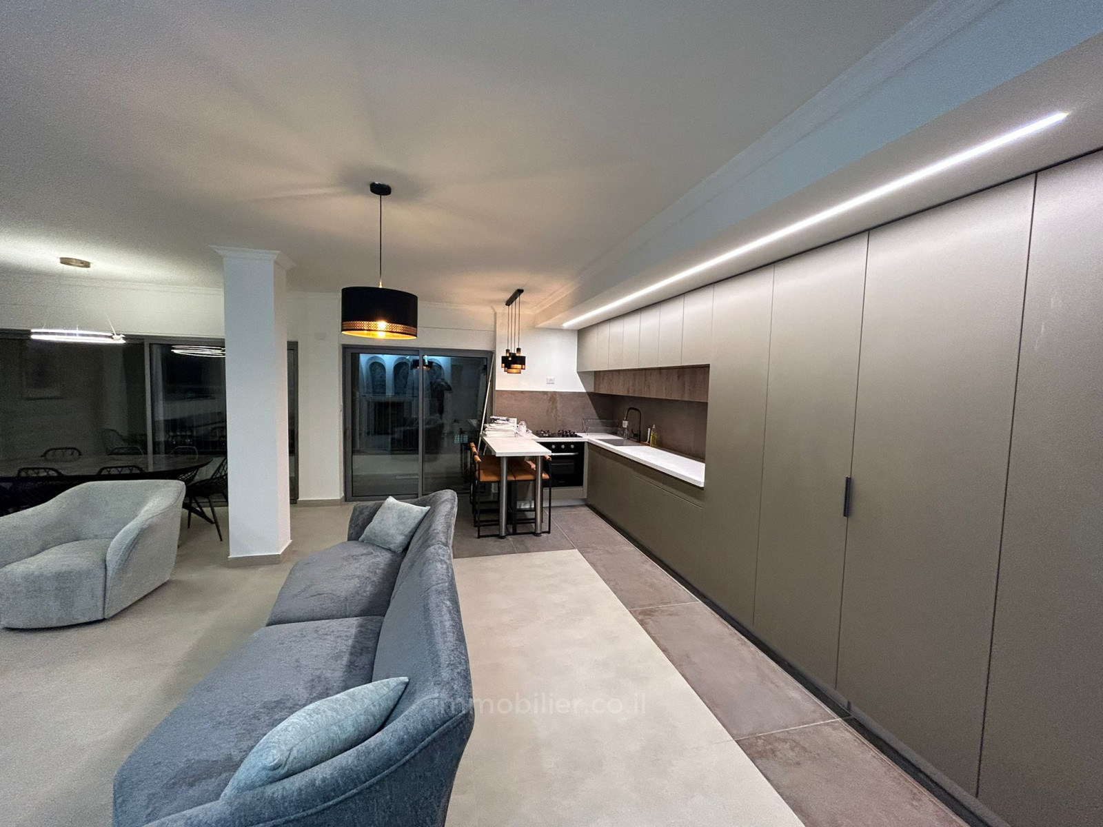 Apartamento 5 cômodos Jerusalém Baka 1-IBL-2875