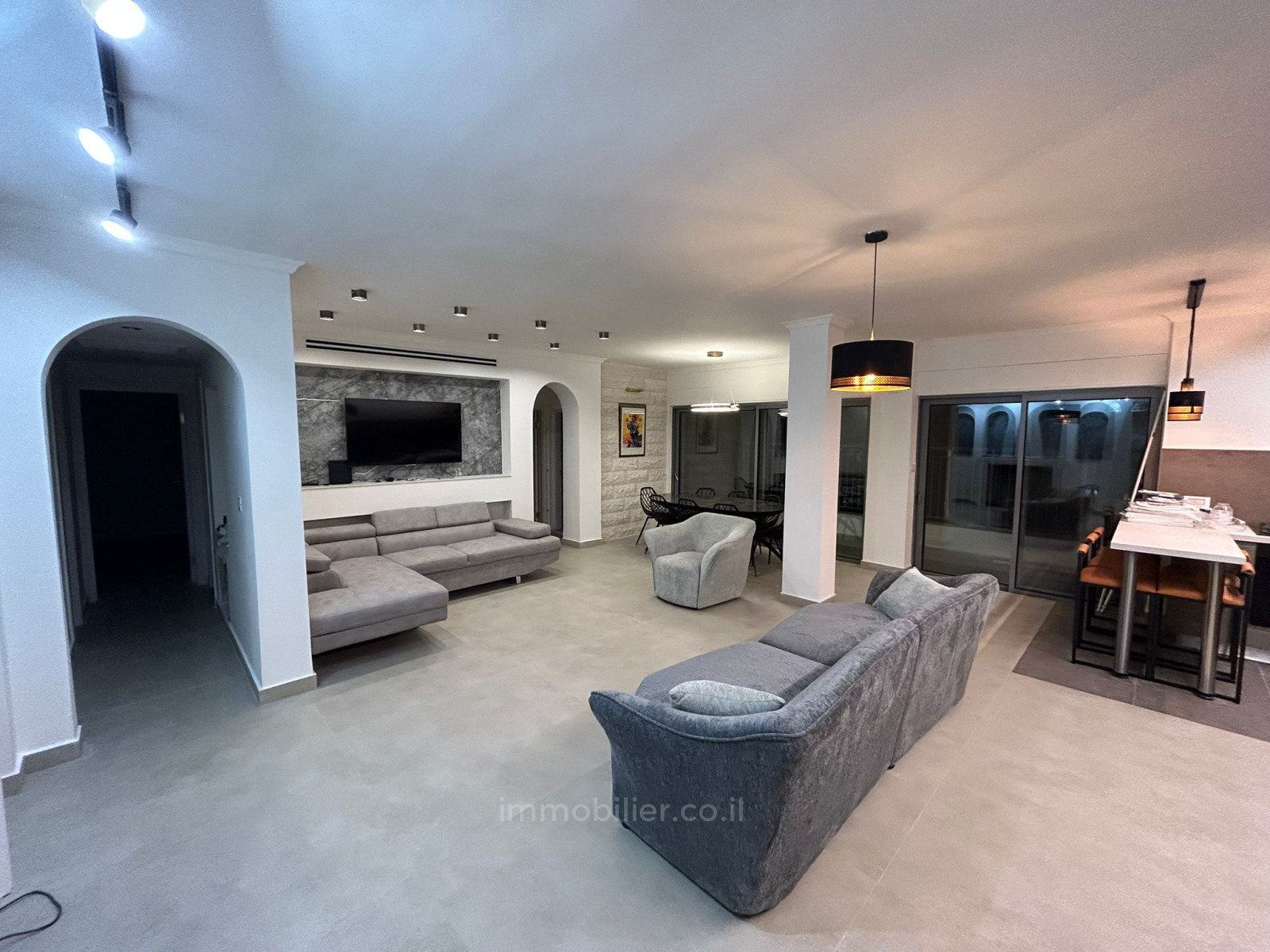 Apartamento 5 cômodos Jerusalém Baka 1-IBL-2875