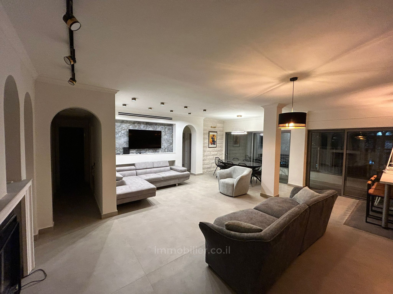 Apartamento 5 cômodos Jerusalém Baka 1-IBL-2875