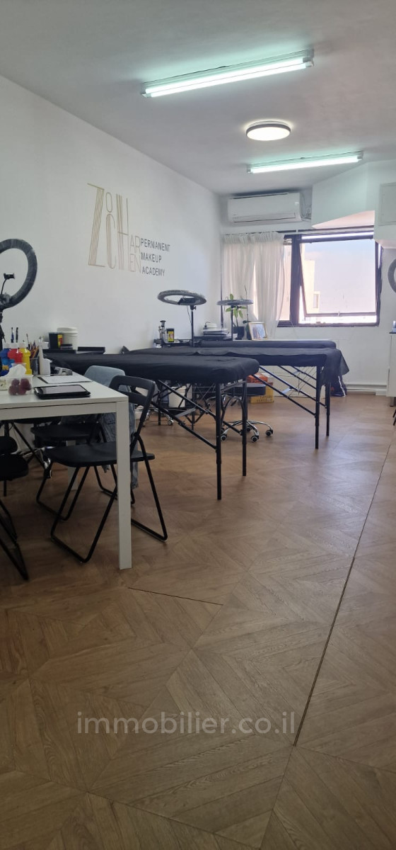 Escritórios 1.5 cômodos Jerusalém Centro da cidade 1-IBL-2893