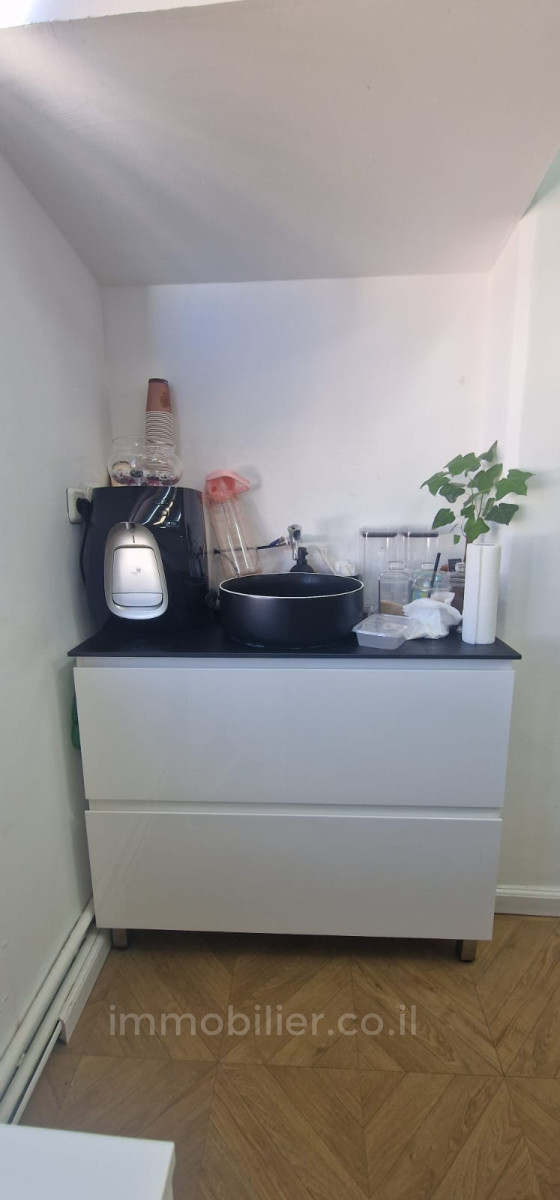 Escritórios 1.5 cômodos Jerusalém Centro da cidade 1-IBL-2893