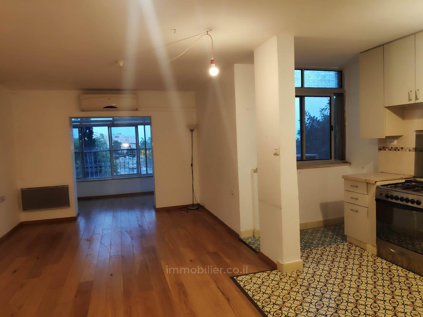 Apartamento 4 cômodos Jerusalém Armon Hanaziv 1-IBL-2901