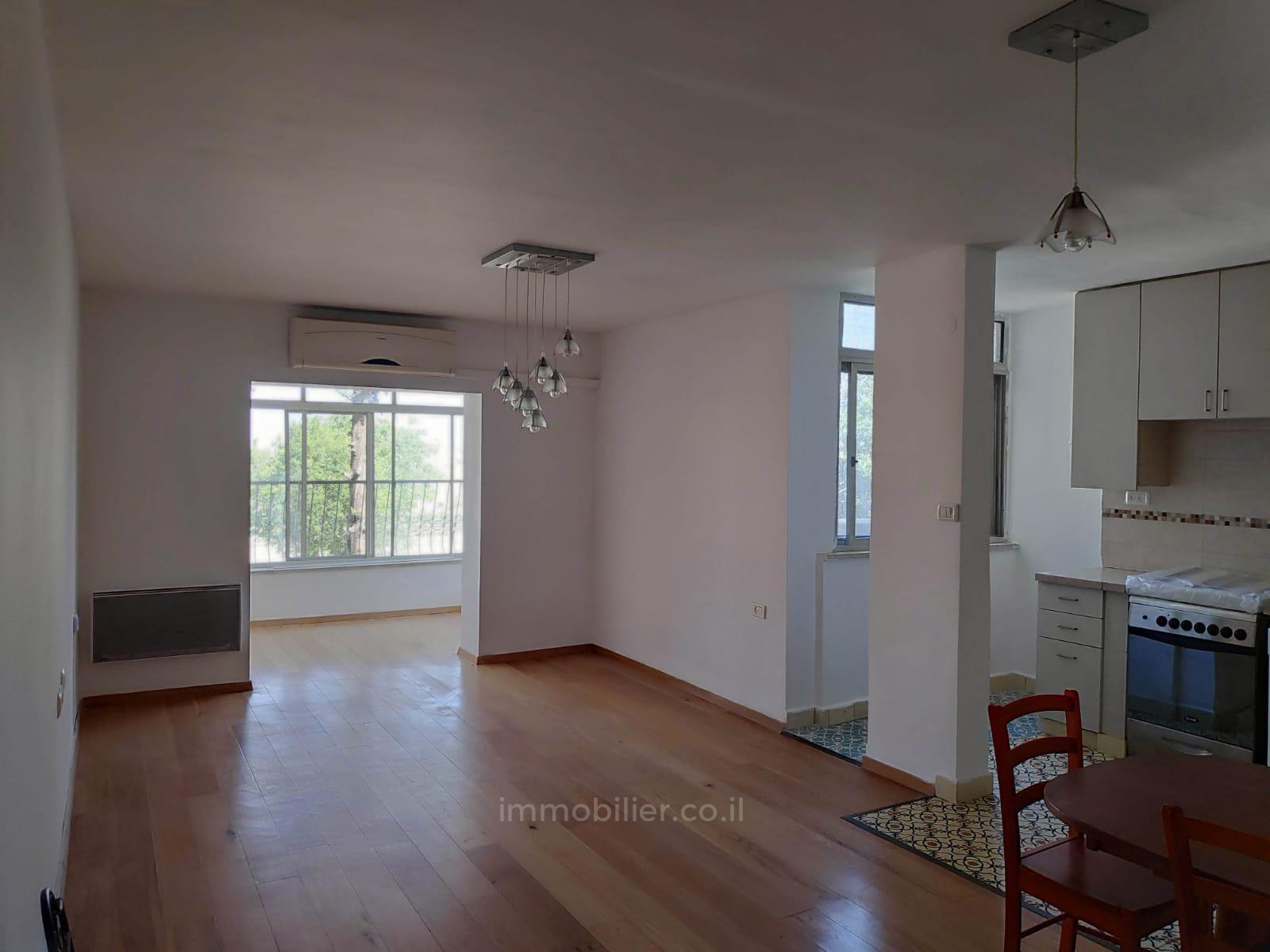 Apartamento 4 cômodos Jerusalém Armon Hanaziv 1-IBL-2901