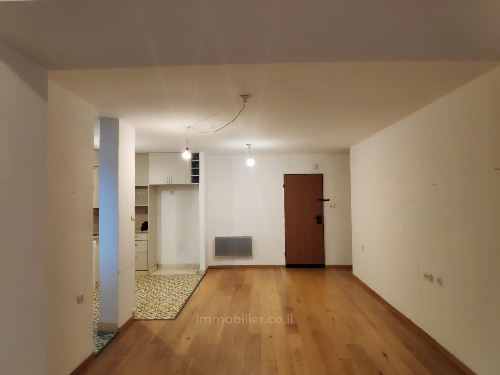 Apartamento 4 cômodos Jerusalém Armon Hanaziv 1-IBL-2901