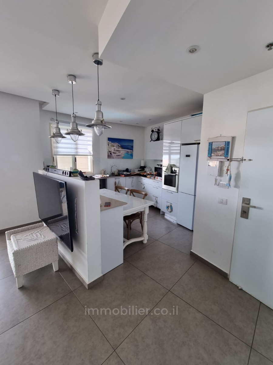 Apartamento 5 cômodos Netanya Nat600 1-IBL-2905