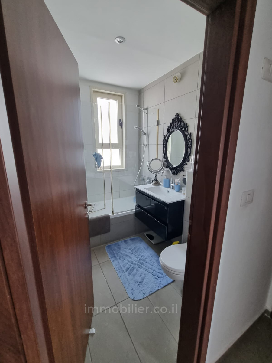 Apartamento 5 cômodos Netanya Nat600 1-IBL-2905