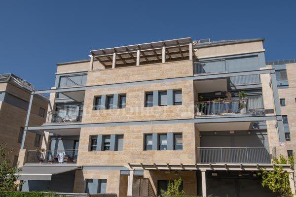 Apartamento 4 cômodos Jerusalém Baka 1-IBL-2906