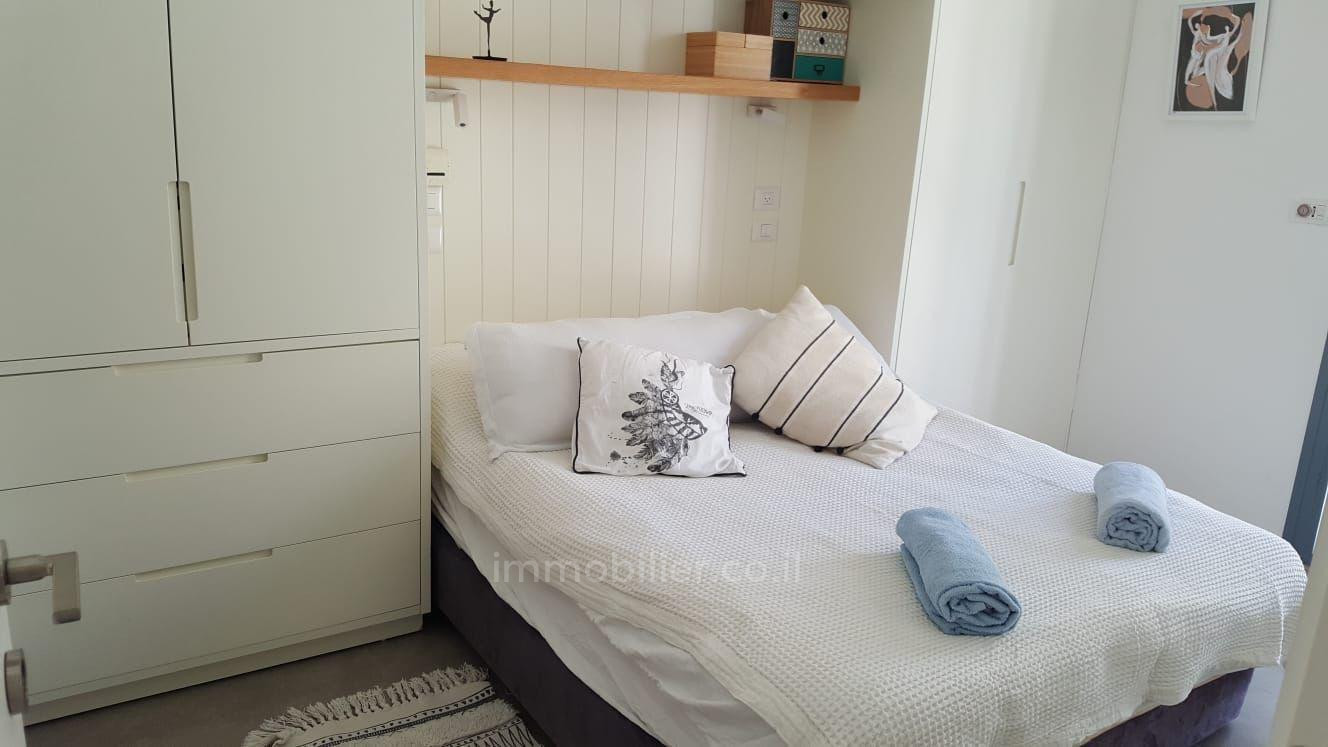 Apartamento 4 cômodos Jerusalém Baka 1-IBL-2906