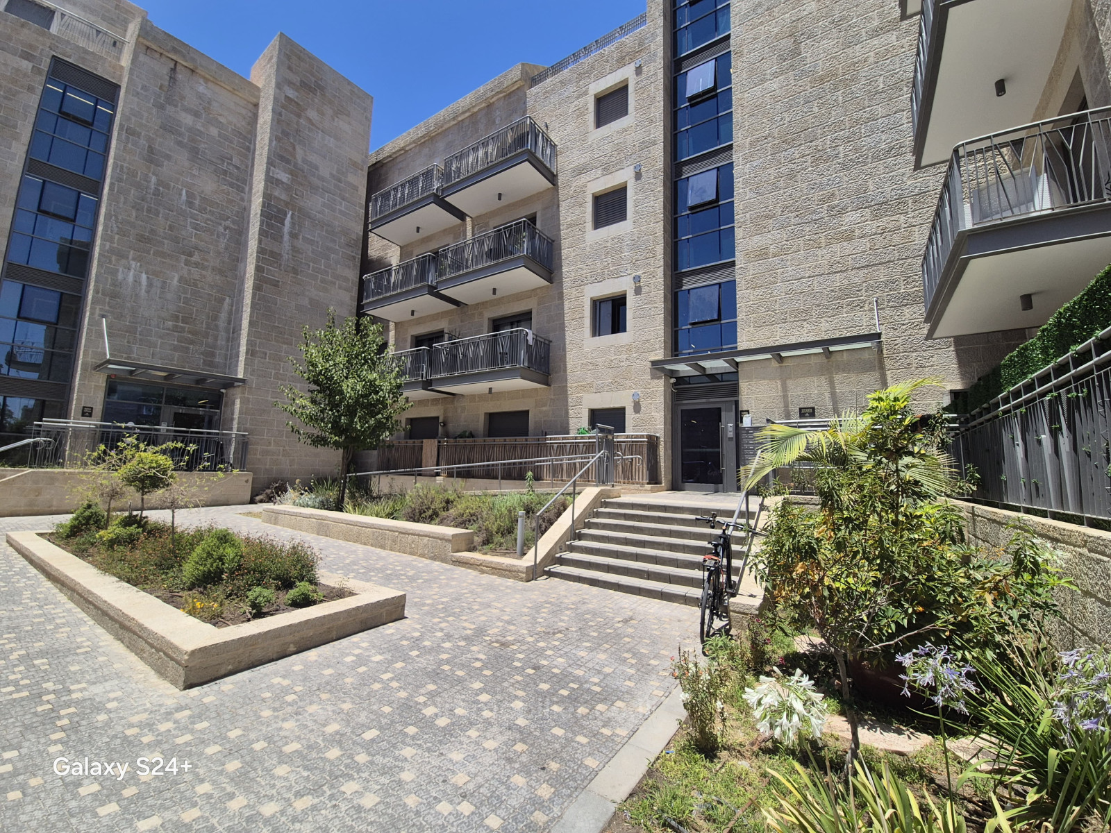 Apartamento 3 cômodos Jerusalém Centro da cidade 1-IBL-2913