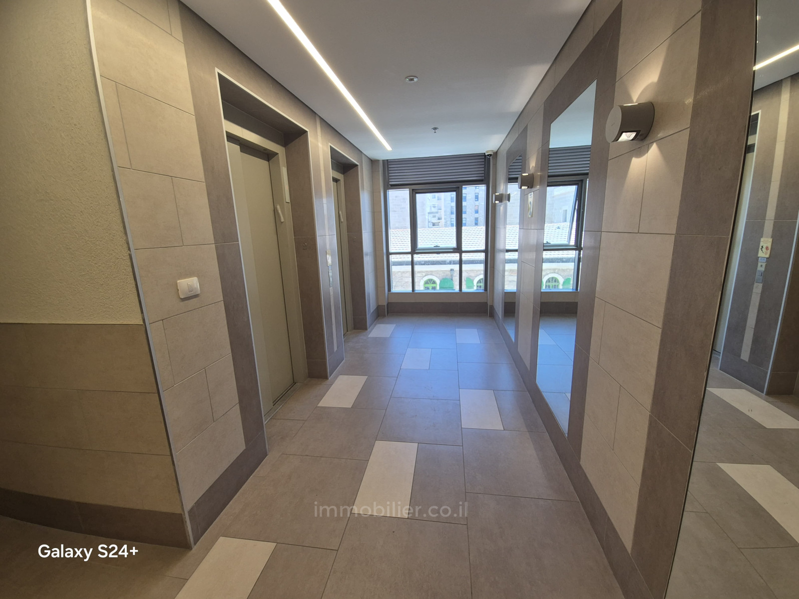 Apartamento 3 cômodos Jerusalém Centro da cidade 1-IBL-2913