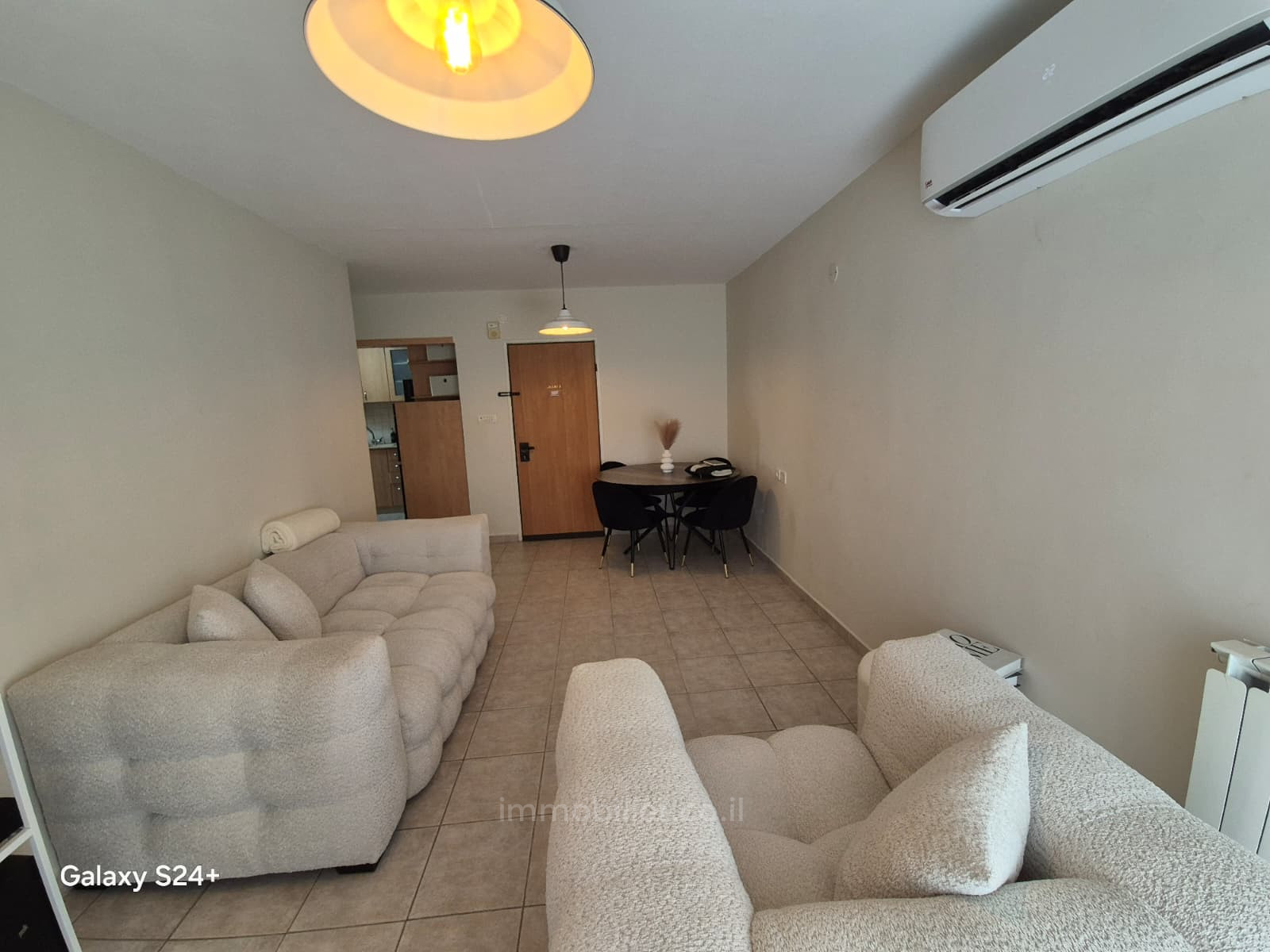 Apartamento 3 cômodos Jerusalém Gilo 1-IBL-2921