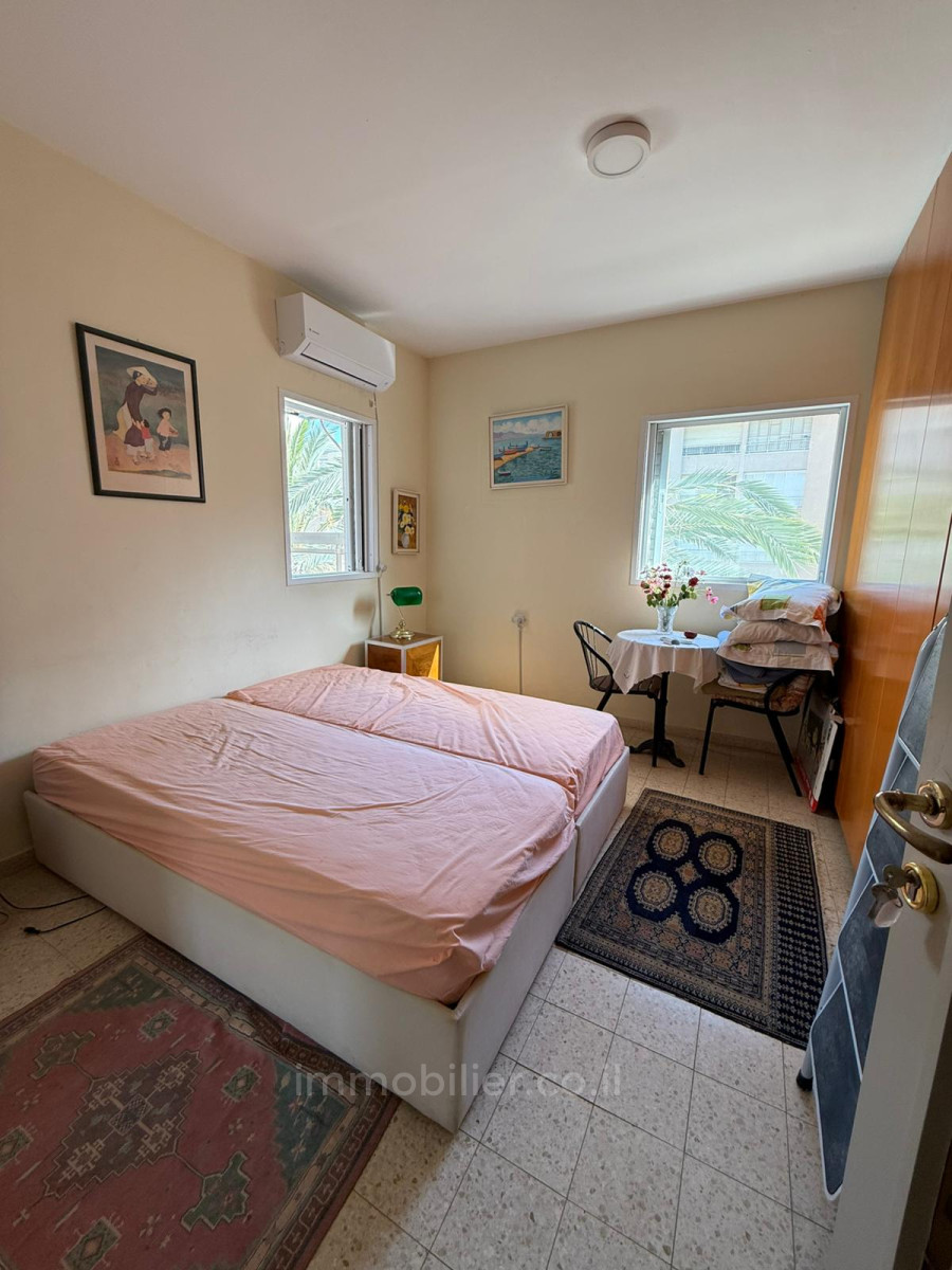 Apartamento 4 cômodos Netanya Mar 1-IBL-2928