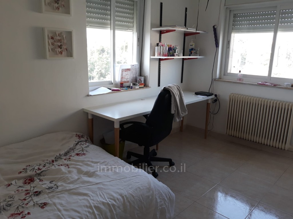 Apartamento 3 cômodos Jerusalém Centro da cidade 144-IBL-407