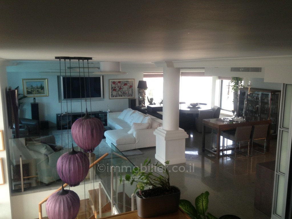 Cobertura 7 cômodos Jerusalém Centro da cidade 144-IBL-472