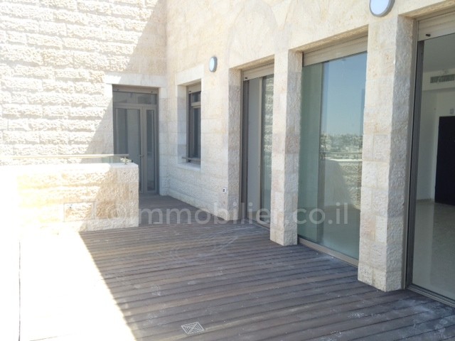 Cobertura 3 cômodos Jerusalém Centro da cidade 144-IBL-479