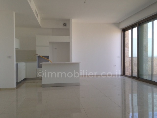 Cobertura 3 cômodos Jerusalém Centro da cidade 144-IBL-479