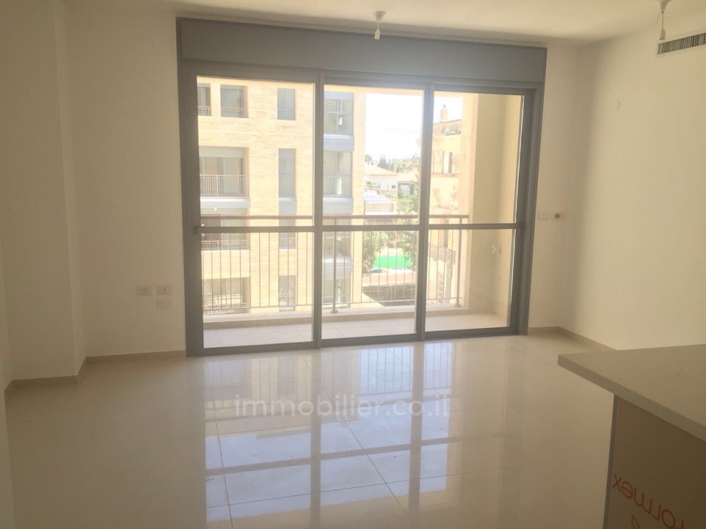 Apartamento 3 cômodos Jerusalém Baka 144-IBL-511