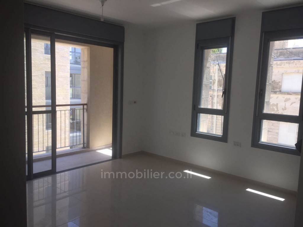Apartamento 2 cômodos Jerusalém Baka 144-IBL-512