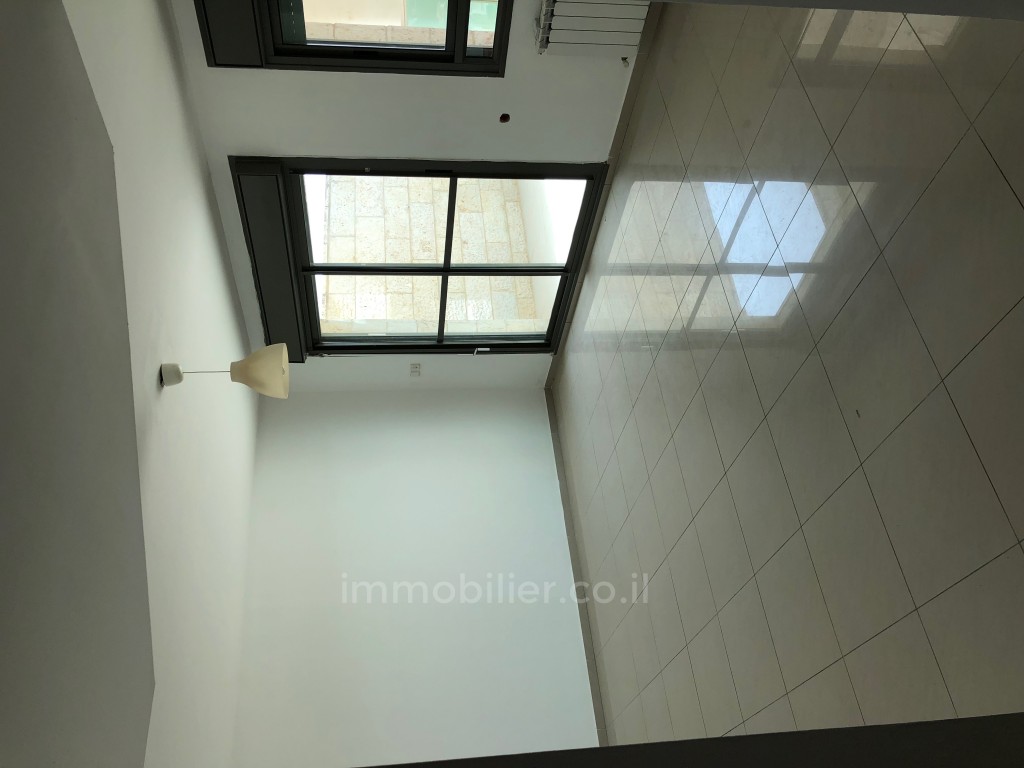 Apartamento 4 cômodos Jerusalém Baka 144-IBL-519