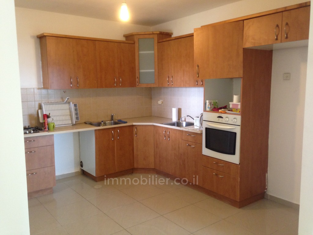 Apartamento 4 cômodos Jerusalém Baka 144-IBL-520
