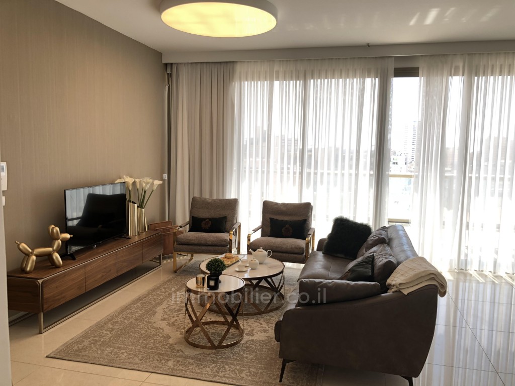 Cobertura 3 cômodos Jerusalém Centro da cidade 144-IBL-528