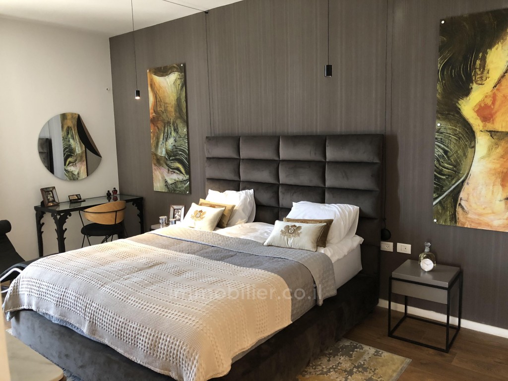 Cobertura 3 cômodos Jerusalém Centro da cidade 144-IBL-528