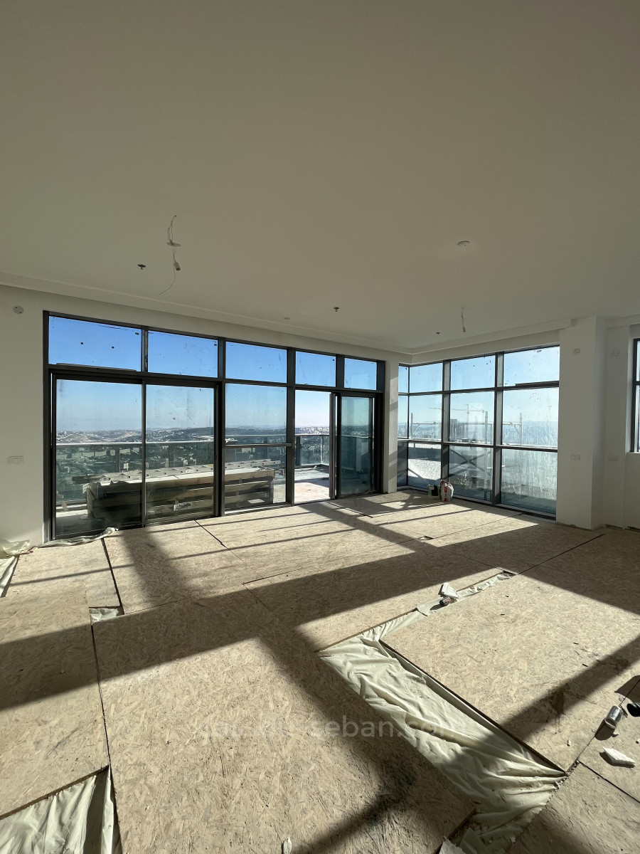 Cobertura 5 cômodos Jerusalém Centro da cidade 144-IBL-589