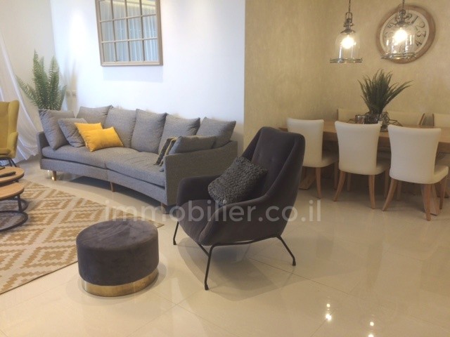 Apartamento 4 cômodos Ashdod À beira-mar 15-IBL-2473