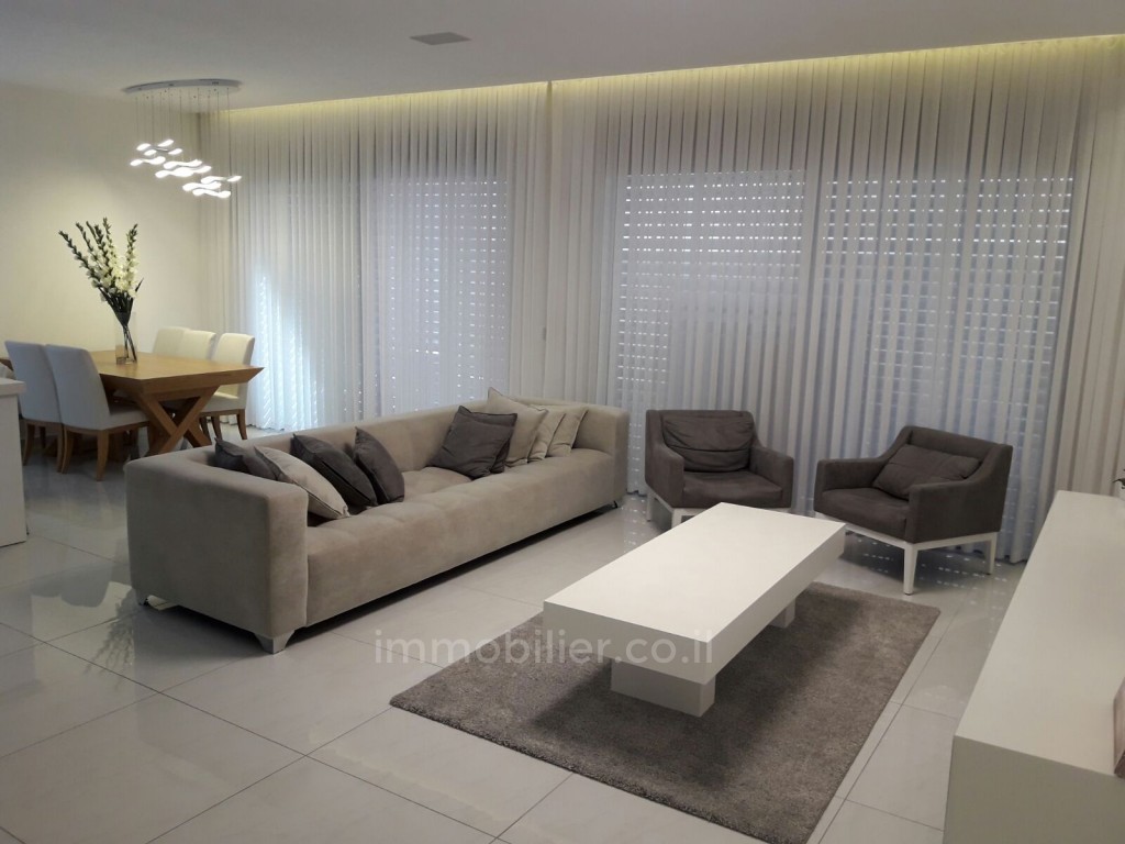 Apartamento garden 5 cômodos Ashdod Tet Zain 15-IBL-2702