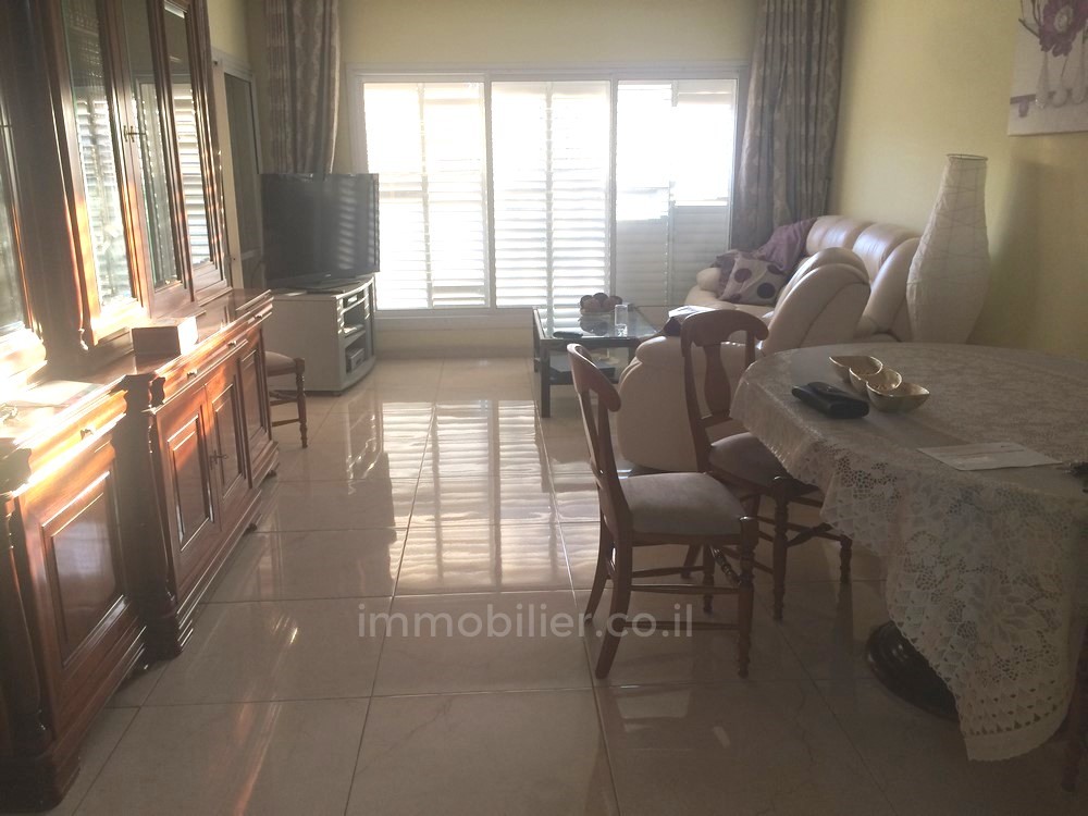 Apartamento 5 cômodos Ashdod He 15-IBL-2714