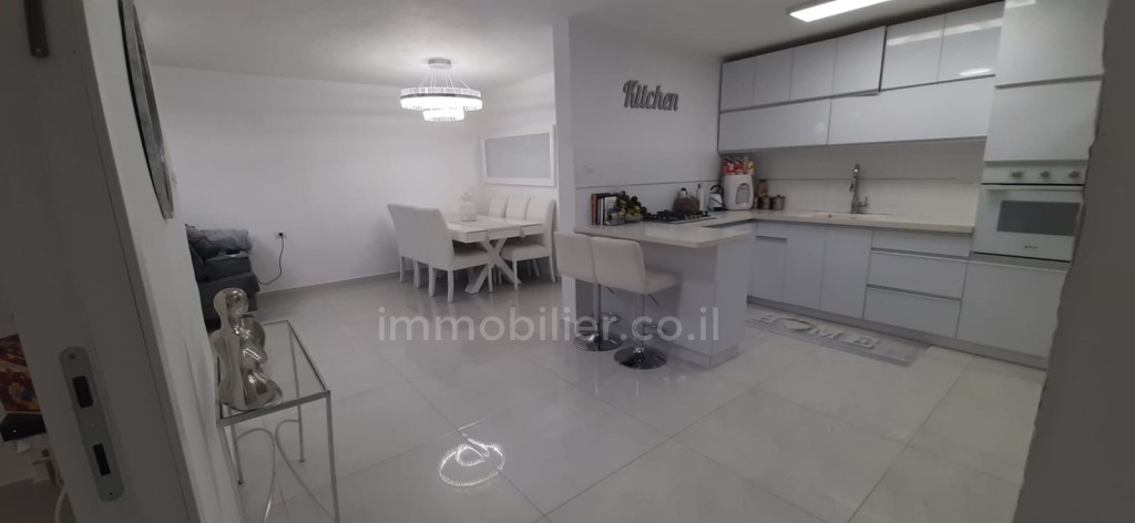 Apartamento 4 cômodos Ashdod Het 15-IBL-2735