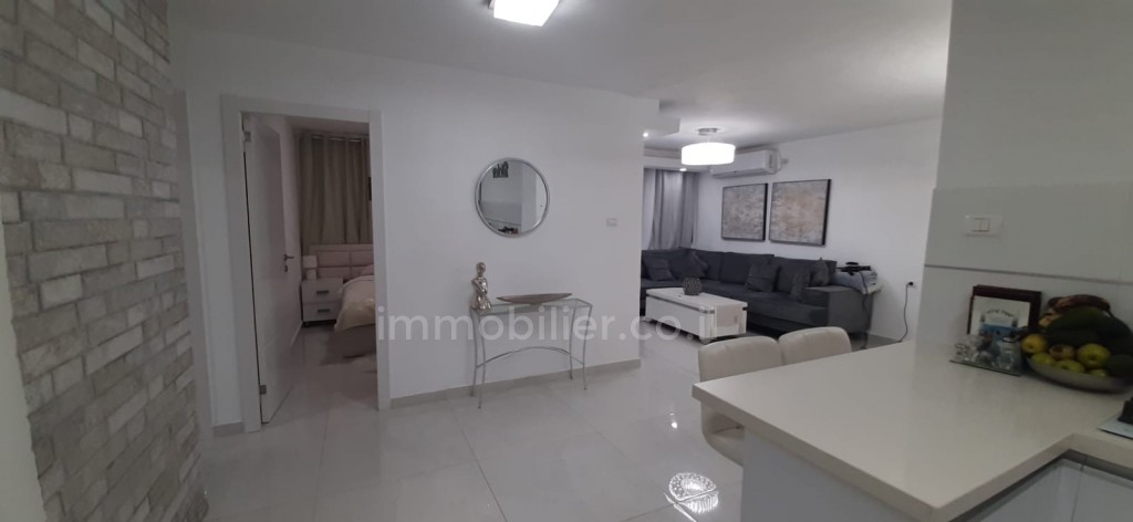Apartamento 4 cômodos Ashdod Het 15-IBL-2735