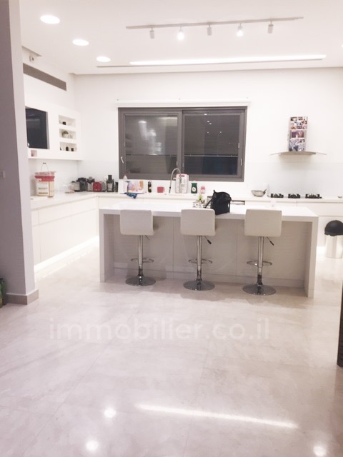 Casarão 6 cômodos Ashdod Yud Zayin 15-IBL-2771