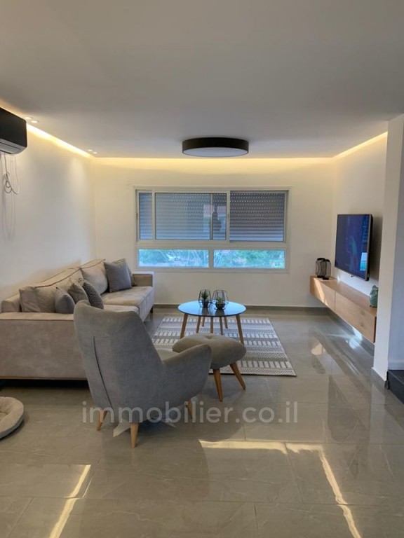 Apartamento 6 cômodos Ashdod Tet 15-IBL-2820