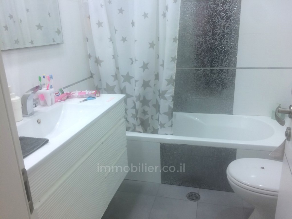 Apartamento 5 cômodos Ashdod Tet vav 15-IBL-2823