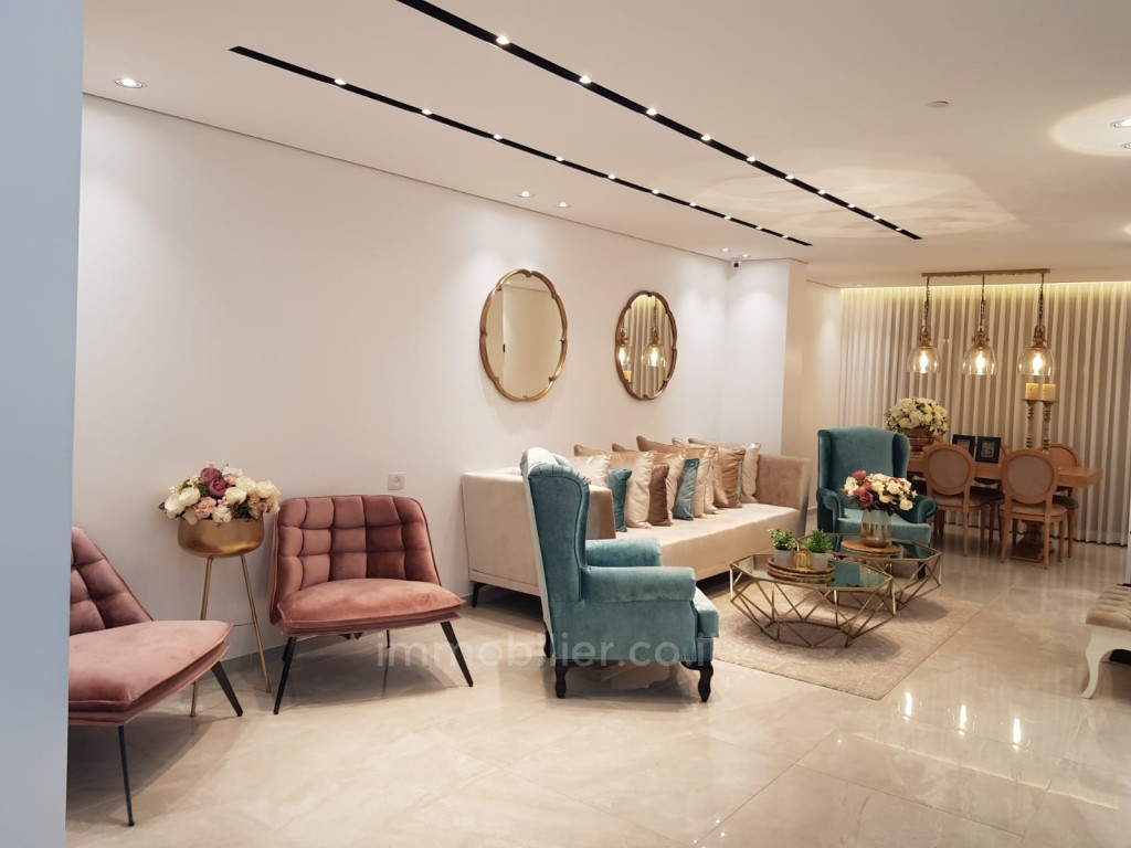 Apartamento 4 cômodos Ashdod Tet Zain 15-IBL-2838