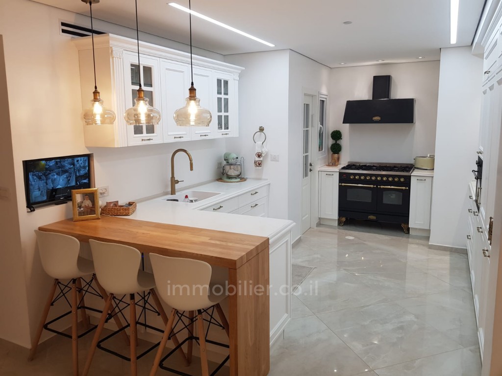 Apartamento 4 cômodos Ashdod Tet Zain 15-IBL-2838