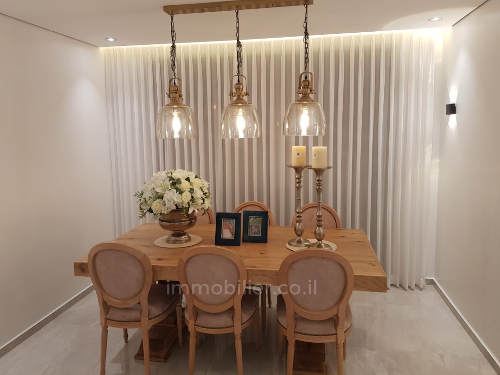 Apartamento 4 cômodos Ashdod Tet Zain 15-IBL-2838